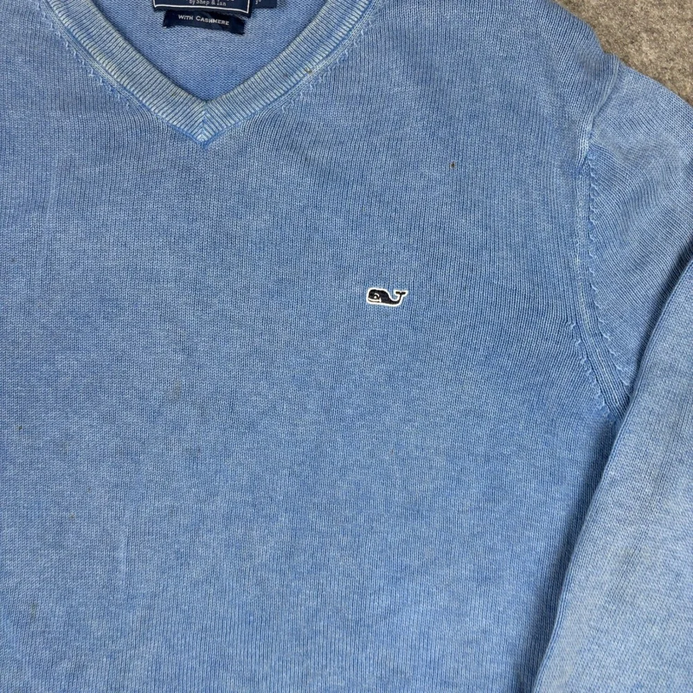 Vineyard Vines Sweater Mens Medium V-Neck Cashmere Blend Blue Whale Old Money